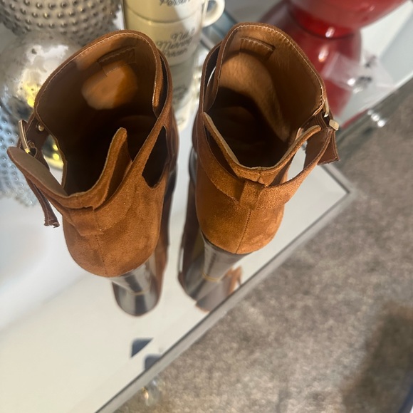 NWOT Brown heels 4 inches - Picture 6 of 8